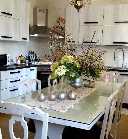 לינה וארוחת בוקר Villa Molinella 3*